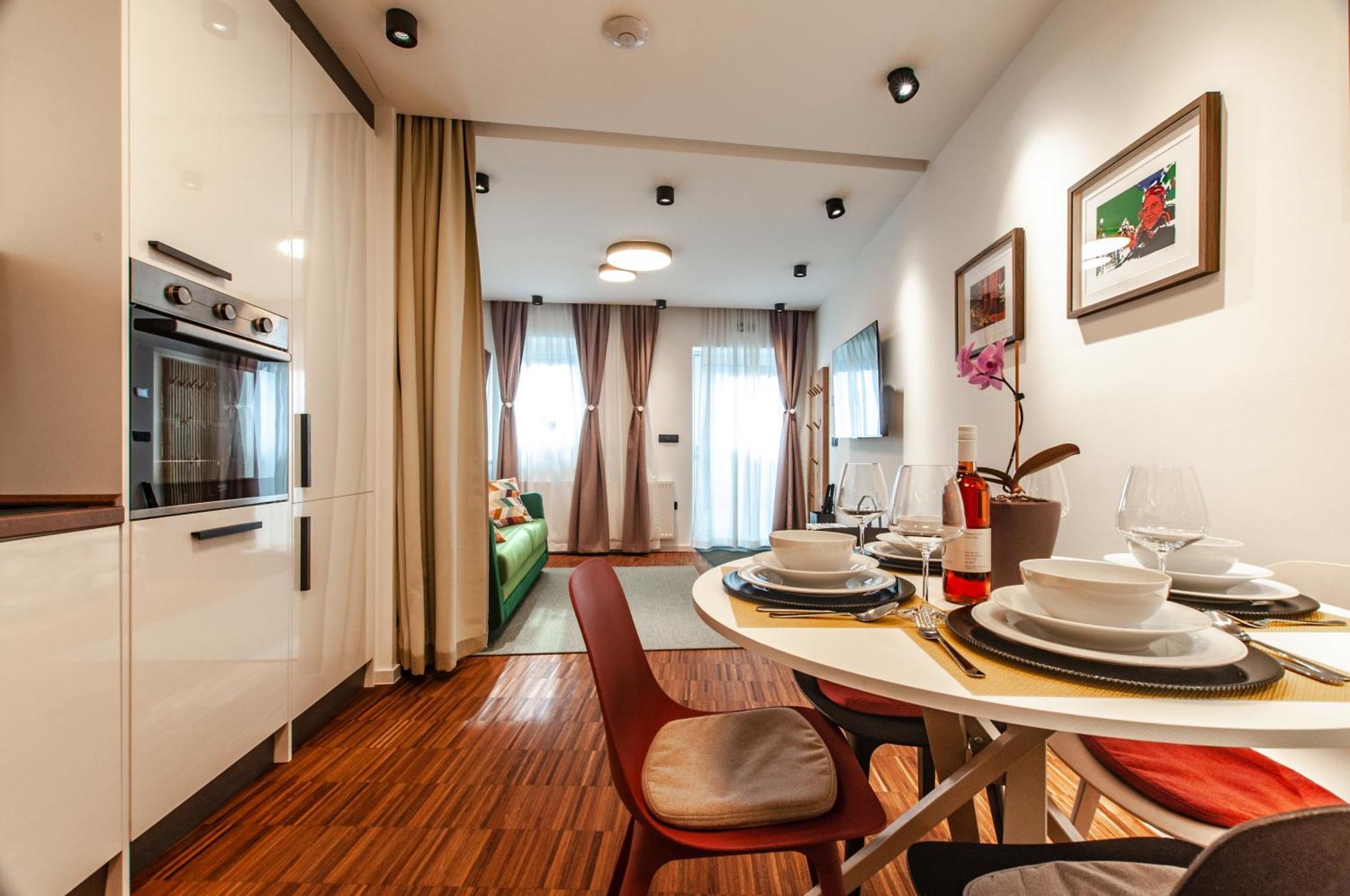 Six In The City Apartment, Ljubljana Luaran gambar