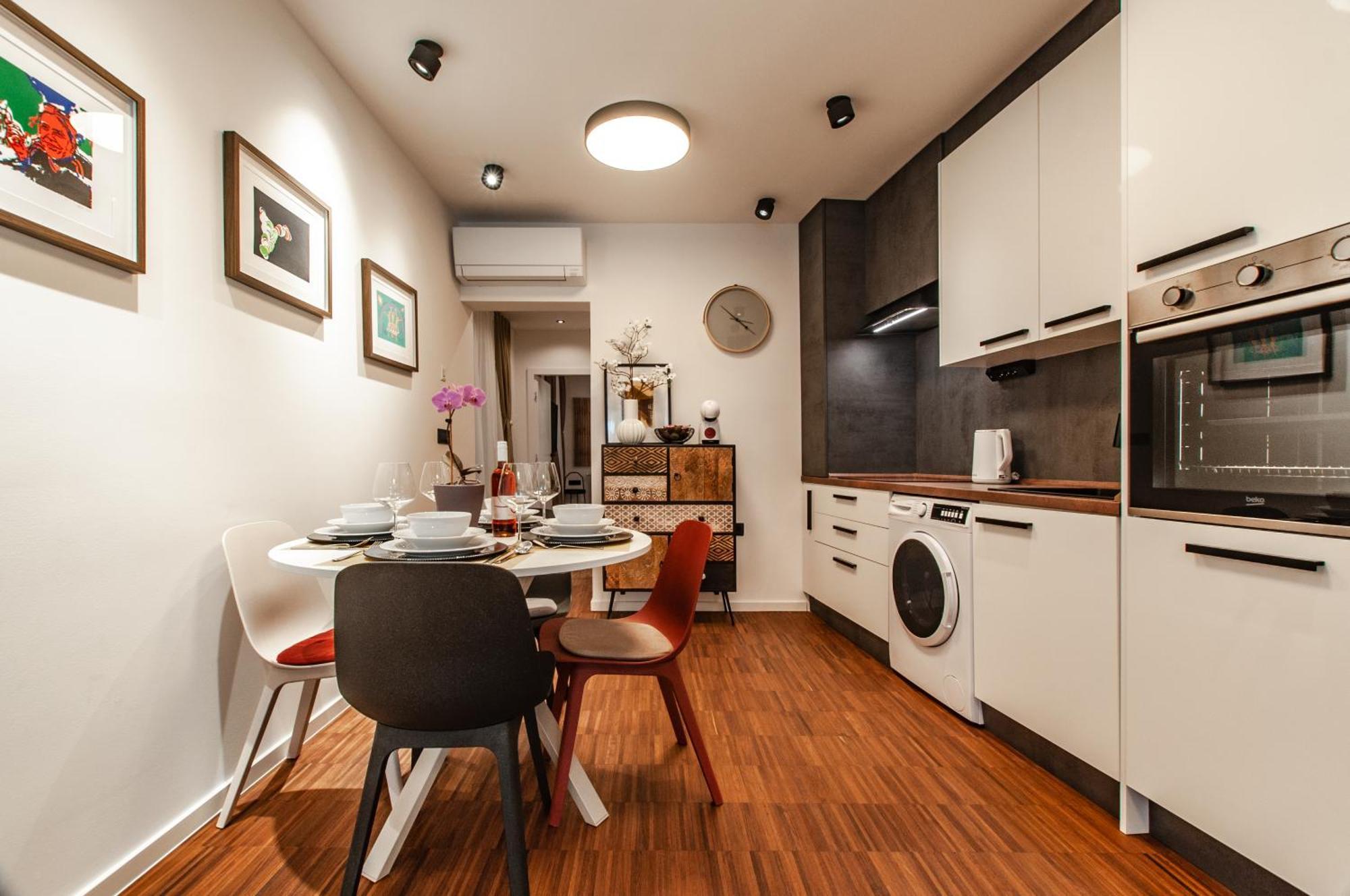 Six In The City Apartment, Ljubljana Luaran gambar