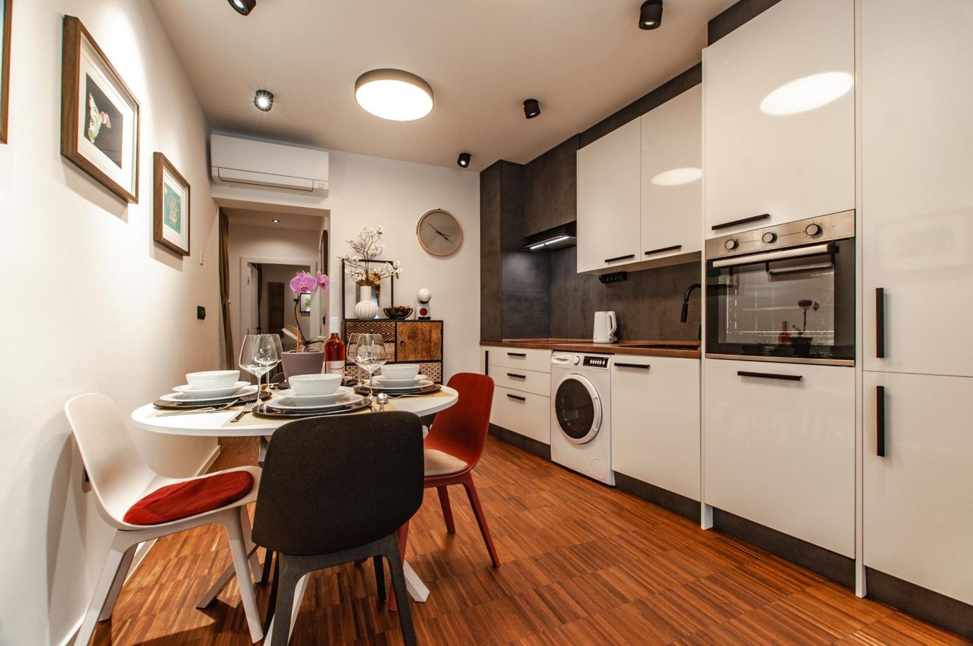 Six In The City Apartment, Ljubljana Luaran gambar