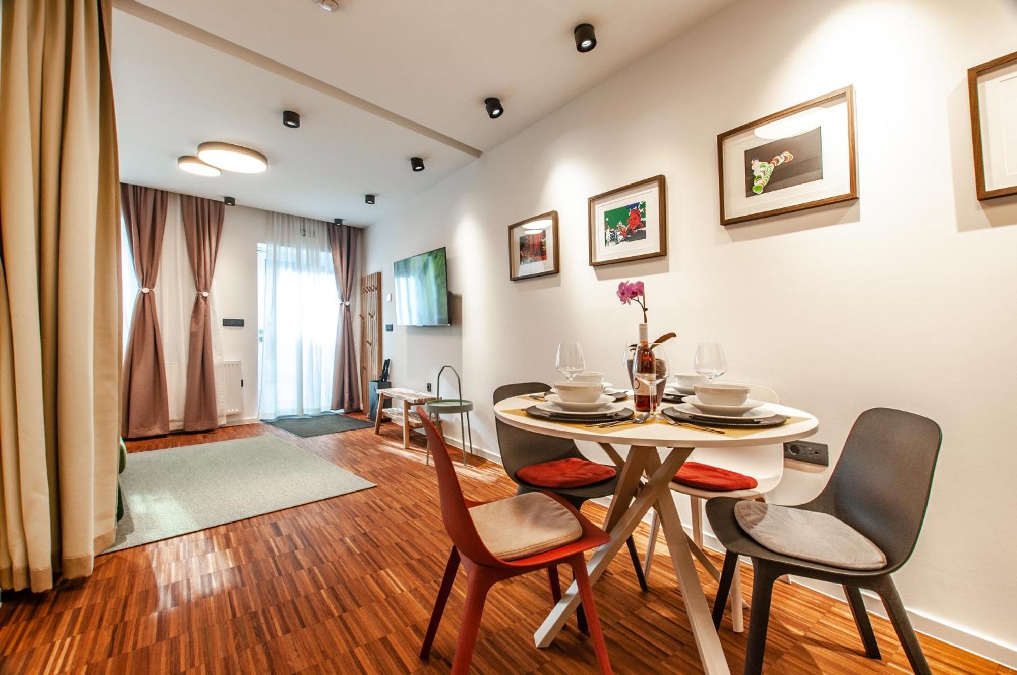 Six In The City Apartment, Ljubljana Luaran gambar